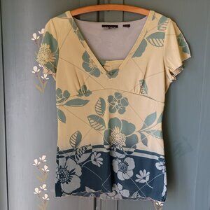 Floral Themed Woman's Sheath Top w Plunging Neckline Cap Sleeves Size M